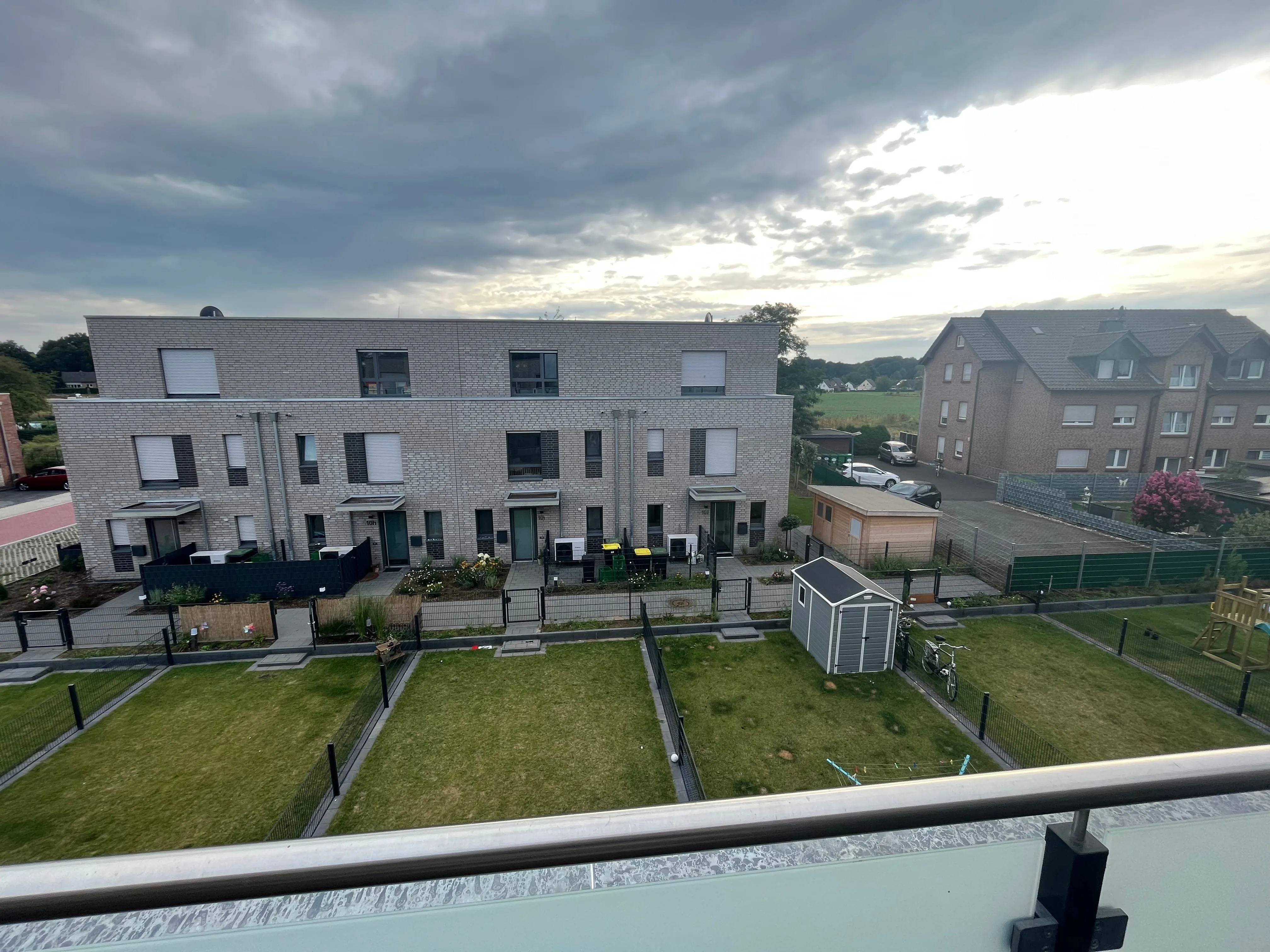Errichtung von 2 Mehrfamilienhäusern mit 7 Wohneinheiten und 1 Doppelhaus